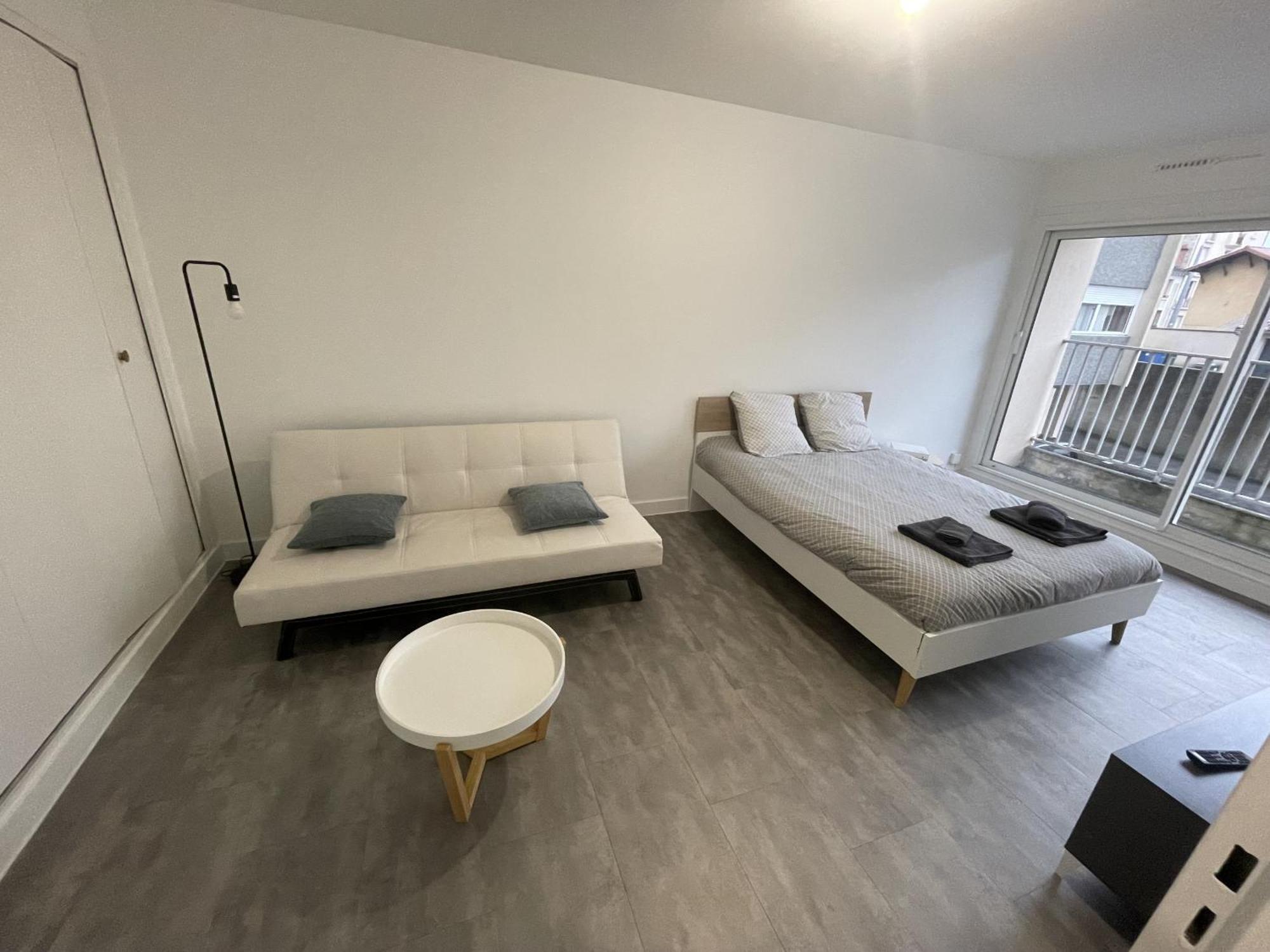Logement Neuf A Proximite Du Centre Ville Avec Parking Limoges Esterno foto