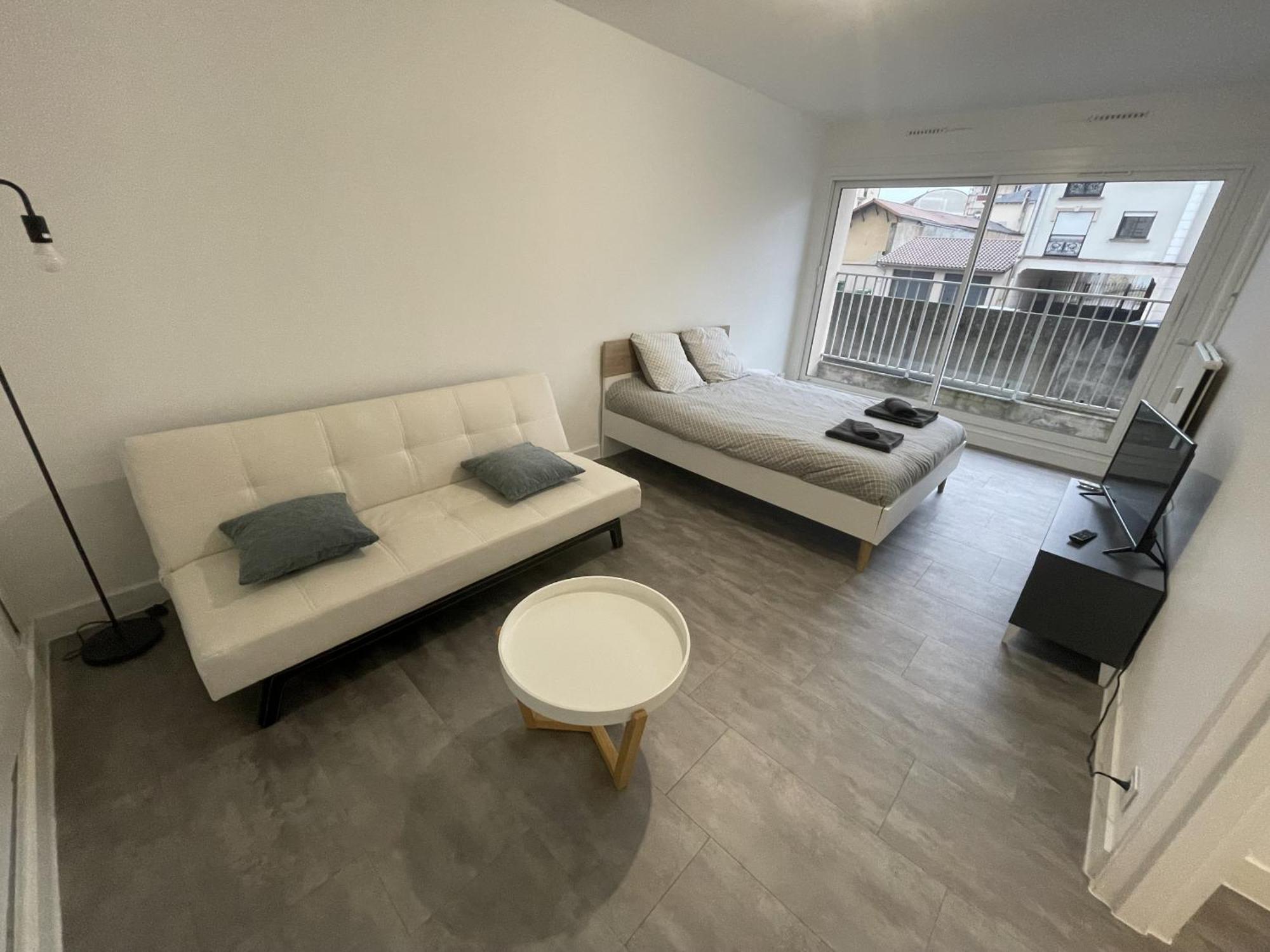 Logement Neuf A Proximite Du Centre Ville Avec Parking Limoges Esterno foto